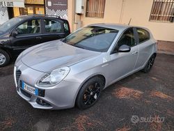 Grigio Usata 2012 Alfa Romeo Giulietta Exclusive Tre volumi | 6500 € (Buon prezzo)