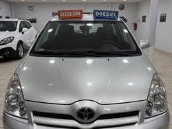 Grigio Usata 2006 Toyota Corolla Verso Monovolume | 2500 € (Buon prezzo)