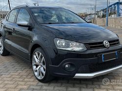 Nero Usata 2017 VW Polo Cross Due volumi | 9000 €