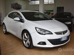Bianco Usata 2012 Opel Astra GTC Cosmo Tre volumi | 4200 € (Ottimo prezzo)
