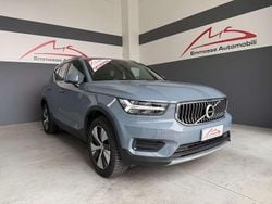 Grigio metallizzato Usata 2022 Volvo XC40 Inscription SUV | 25.990 € (Buon prezzo)