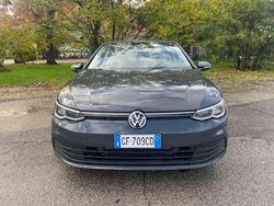Grigio Usata 2021 VW Golf VIII Style Tre volumi | 17.500 € (Buon prezzo)