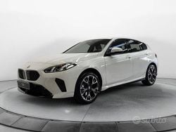 Bianco Nuova 2025 BMW 120 M Sport Due volumi | 36.700 € (Molto cara)