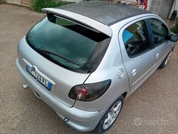 Grigio Usata 2003 Peugeot 206 Tre volumi | 1500 €