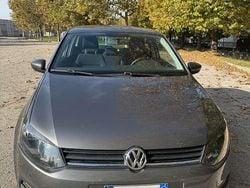 Grigio Usata 2016 VW Polo Trendline Tre volumi | 6900 € (Ottimo prezzo)
