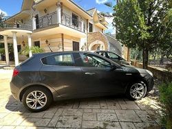 Usata 2011 Alfa Romeo Giulietta Due volumi | 6000 € (Buon prezzo)