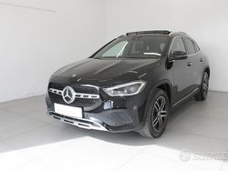 Viola Usata 2022 Mercedes GLA200 SUV | 29.100 € (Buon prezzo)