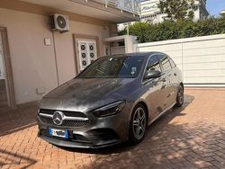Grigio Usata 2019 Mercedes B200 Premium Monovolume | 23.400 €