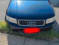 Blu Usata 2004 Audi A4 Tre volumi | 2200 €