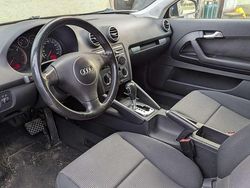 Usata 2004 Audi A3 Ambiente Tre volumi | 3800 € (Buon prezzo)