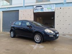 Blu Usata 2015 Fiat Punto Street Tre volumi | 5900 € (Buon prezzo)