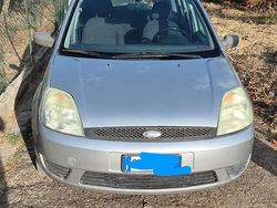 Grigio Usata 2002 Ford Fiesta Due volumi | 1800 € (Buon prezzo)