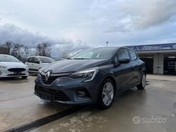 Grigio Usata 2022 Renault Clio V Business Tre volumi | 11.500 € (Buon prezzo)