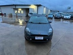 Grigio Usata 2015 Fiat Punto Street Tre volumi | 5500 € (Buon prezzo)