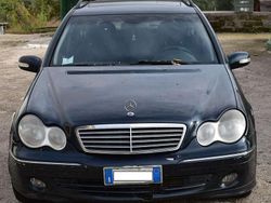 Usata 2005 Mercedes C220 Elegance Station wagon | 1100 € (Buon prezzo)