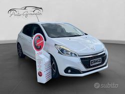 Bianco Usata 2017 Peugeot 208 Allure Due volumi | 6990 € (Buon prezzo)