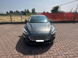 Grigio Usata 2019 Ford Focus Due volumi | 13.300 € (Ottimo prezzo)