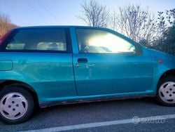 Verde Usata 1994 Fiat Punto Due volumi | 800 €