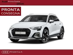Bianco ghiacciaio metallizzato Nuova 2025 Audi A3 Ambiente Tre volumi | 38.500 € (Super prezzo)