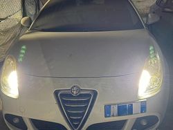 Bianco Usata 2010 Alfa Romeo Giulietta Due volumi | 2999 € (Super prezzo)