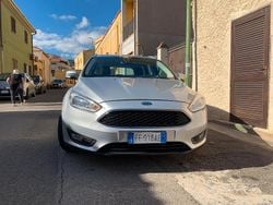 Grigio Usata 2016 Ford Focus Tre volumi | 7000 € (Buon prezzo)