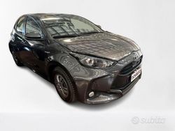Grigio scuro Usata 2021 Toyota Yaris Hybrid Business Edition Tre volumi | 17.900 € (Buon prezzo)