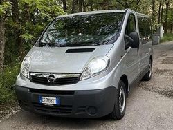 Grigio Usata 2011 Opel Vivaro Monovolume | 14.000 € (Molto cara)