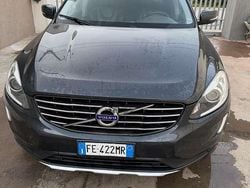 Usata 2014 Volvo XC60 R-Design Momentum SUV | 11.400 € (Buon prezzo)