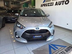 Argento Usata 2022 Toyota Yaris Hybrid Business Edition Tre volumi | 12.800 € (Ottimo prezzo)