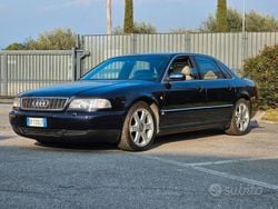 Blu Usata 1998 Audi A8 Tre volumi | 17.500 €