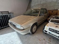 Usata 1990 Alfa Romeo 33 Tre volumi | 5000 €