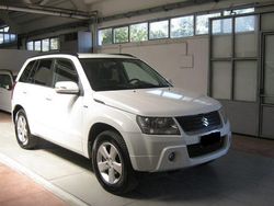 Bianco(met.) Usata 2010 Suzuki Grand Vitara SUV | 11.600 € (Molto cara)