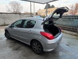 Grigio Usata 2009 Peugeot 207 Tre volumi | 1700 € (Ottimo prezzo)