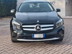 Nero Usata 2015 Mercedes 180 Premium Tre volumi | 10.300 € (Ottimo prezzo)