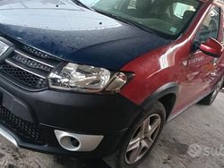 Rosso Usata 2013 Dacia Sandero Stepway Tre volumi | 1850 €