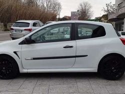 Vit Begagnad 2010 Renault Clio R.S. R.S. Halvkombi | 11.950 € (Bra pris)
