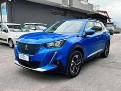 Blu Usata 2021 Peugeot e-2008 Allure SUV | 15.900 € (Ottimo prezzo)