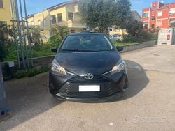 Nero Usata 2018 Toyota Yaris Tre volumi | 10.800 €