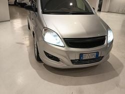 Grigio Usata 2009 Opel Zafira Monovolume | 5500 €