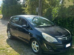 Nero Usata 2015 Opel Corsa Due volumi | 3000 € (Molto cara)