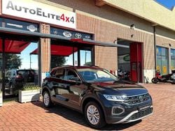 Nero metallizzato Usata 2024 VW T-Roc SUV | 28.900 € (Buon prezzo)
