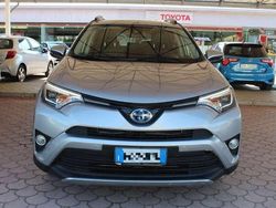 Deep silver met Usata 2017 Toyota RAV4 Hybrid Lounge SUV | 22.400 € (Cara)