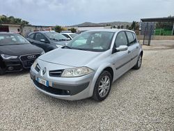 Grigio Usata 2008 Renault Mégane II Tre volumi | 1990 €