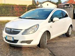 Bianco Usata 2010 Opel Corsa Edition Tre volumi | 3690 € (Buon prezzo)