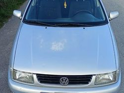 Usata 1999 VW Polo Comfortline Tre volumi | 1000 € (Buon prezzo)