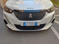 Bianco Usata 2022 Peugeot 2008 SUV | 19.000 € (Molto cara)