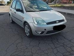Grigio Usata 2003 Ford Fiesta Due volumi | 1650 € (Buon prezzo)