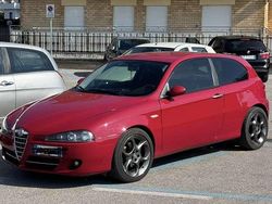 Usata 2006 Alfa Romeo 147 Distinctive Due volumi | 5000 € (Molto cara)