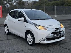 Bianco Usata 2015 Toyota Aygo X-wave Due volumi | 5999 € (Ottimo prezzo)