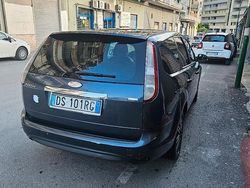 Usata 2009 Ford Focus Tre volumi | 1500 € (Ottimo prezzo)